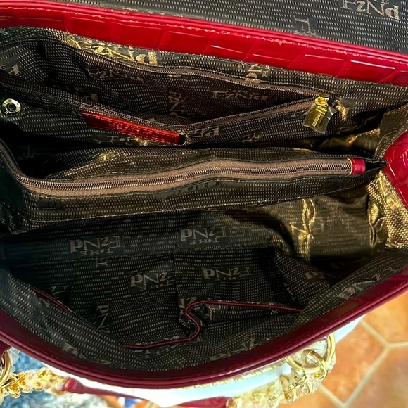 New Women’s The Find Red Croco Embossed Leather Handbag with Wallet & Keychain - Picture 6 of 12